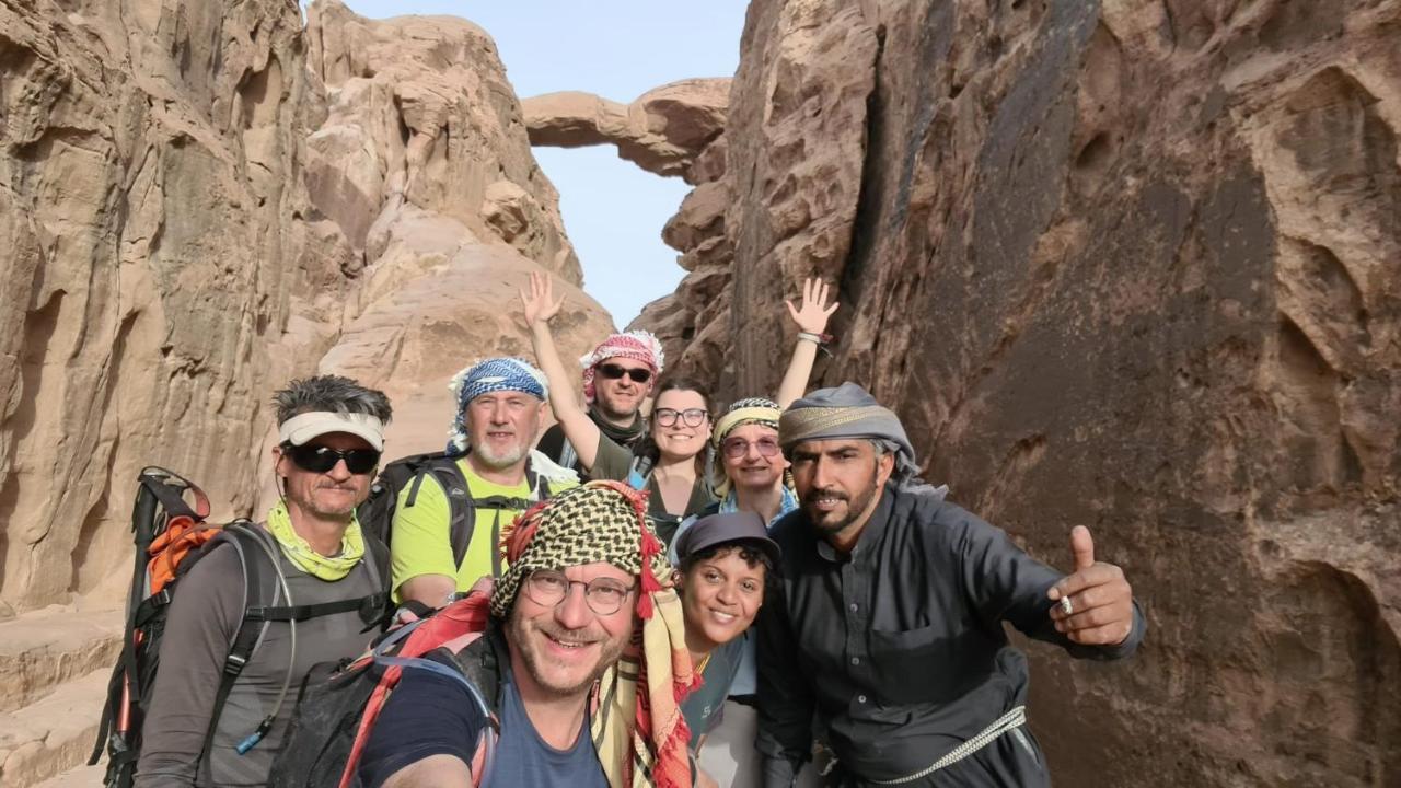 Star Guide Luxury Camp Hotel Wadi Rum Buitenkant foto