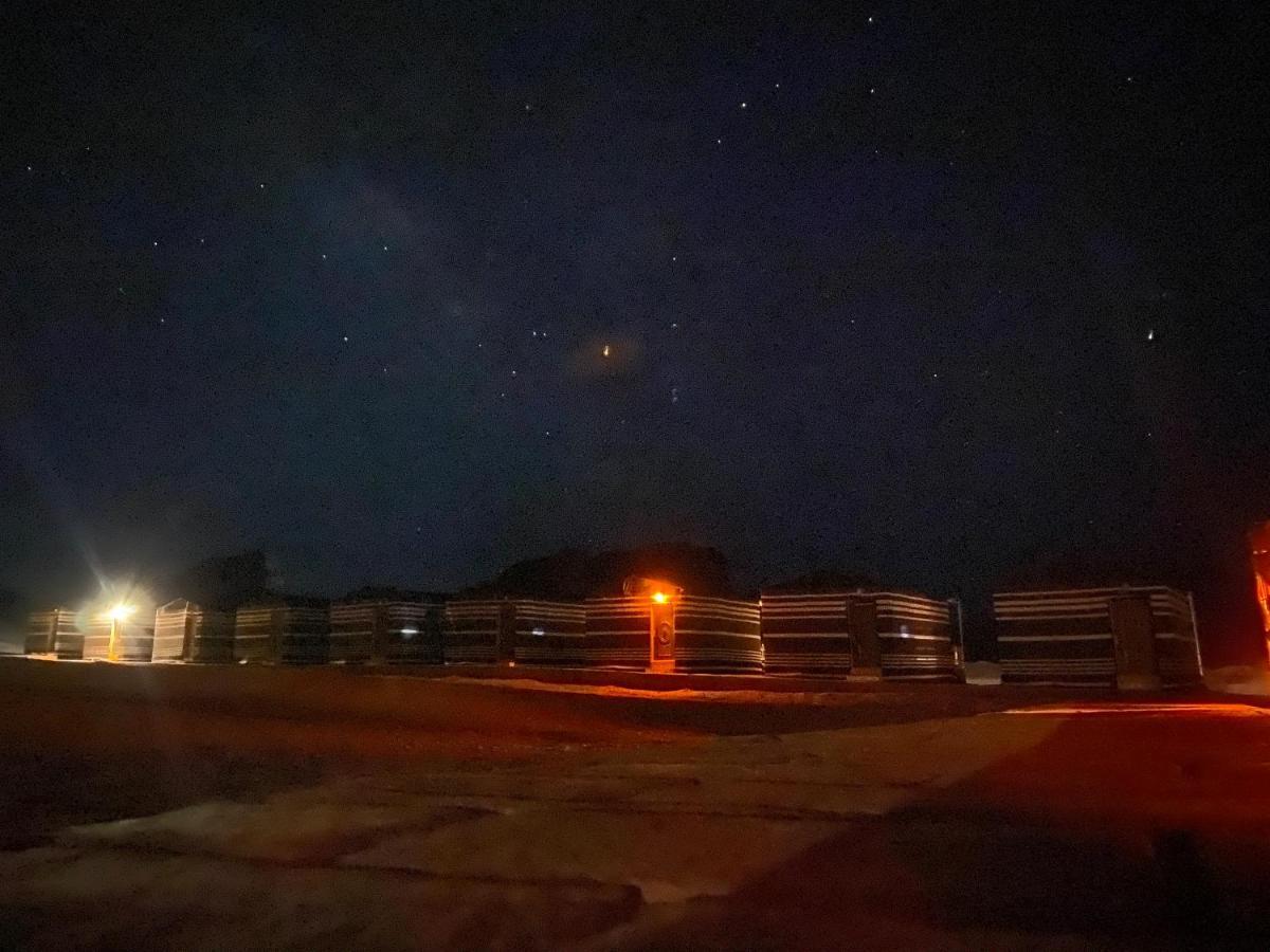 Star Guide Luxury Camp Hotel Wadi Rum Buitenkant foto