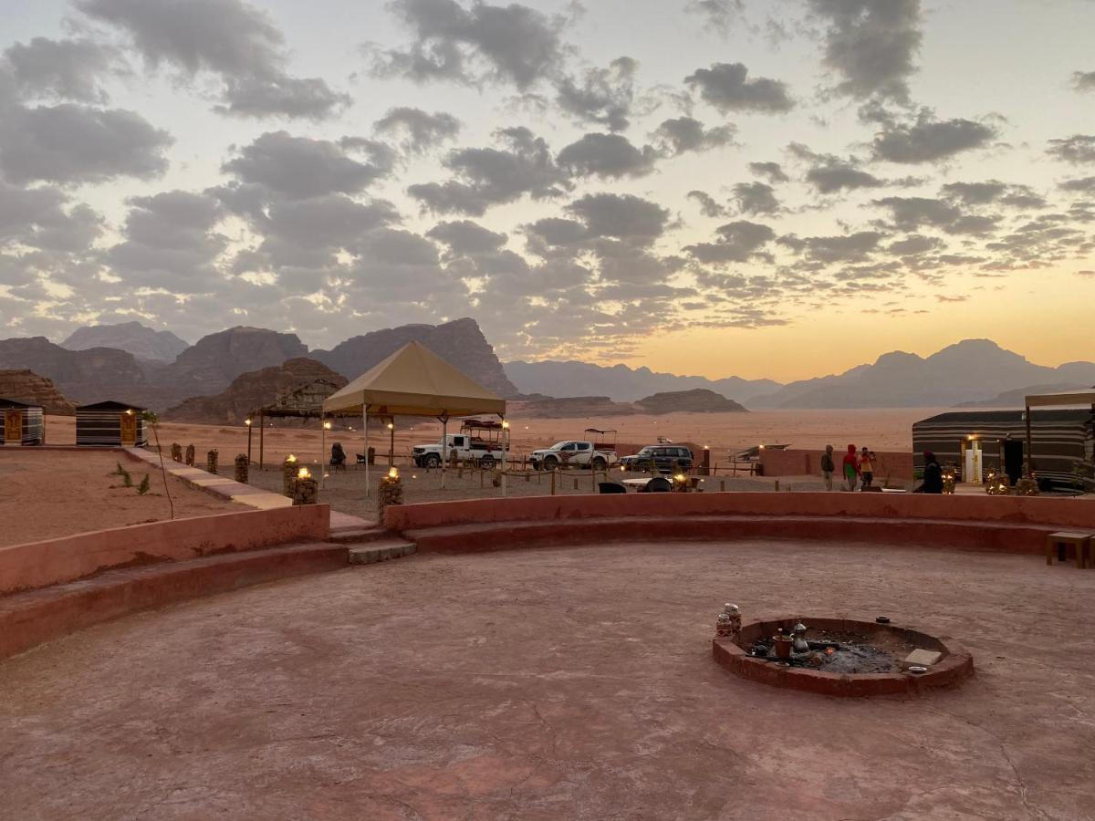 Star Guide Luxury Camp Hotel Wadi Rum Buitenkant foto